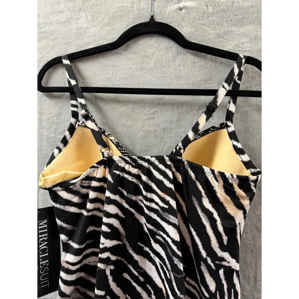 Miraclesuit Marina Tigre Sombre Tankini Swim Top - size 8 - Black/White $138